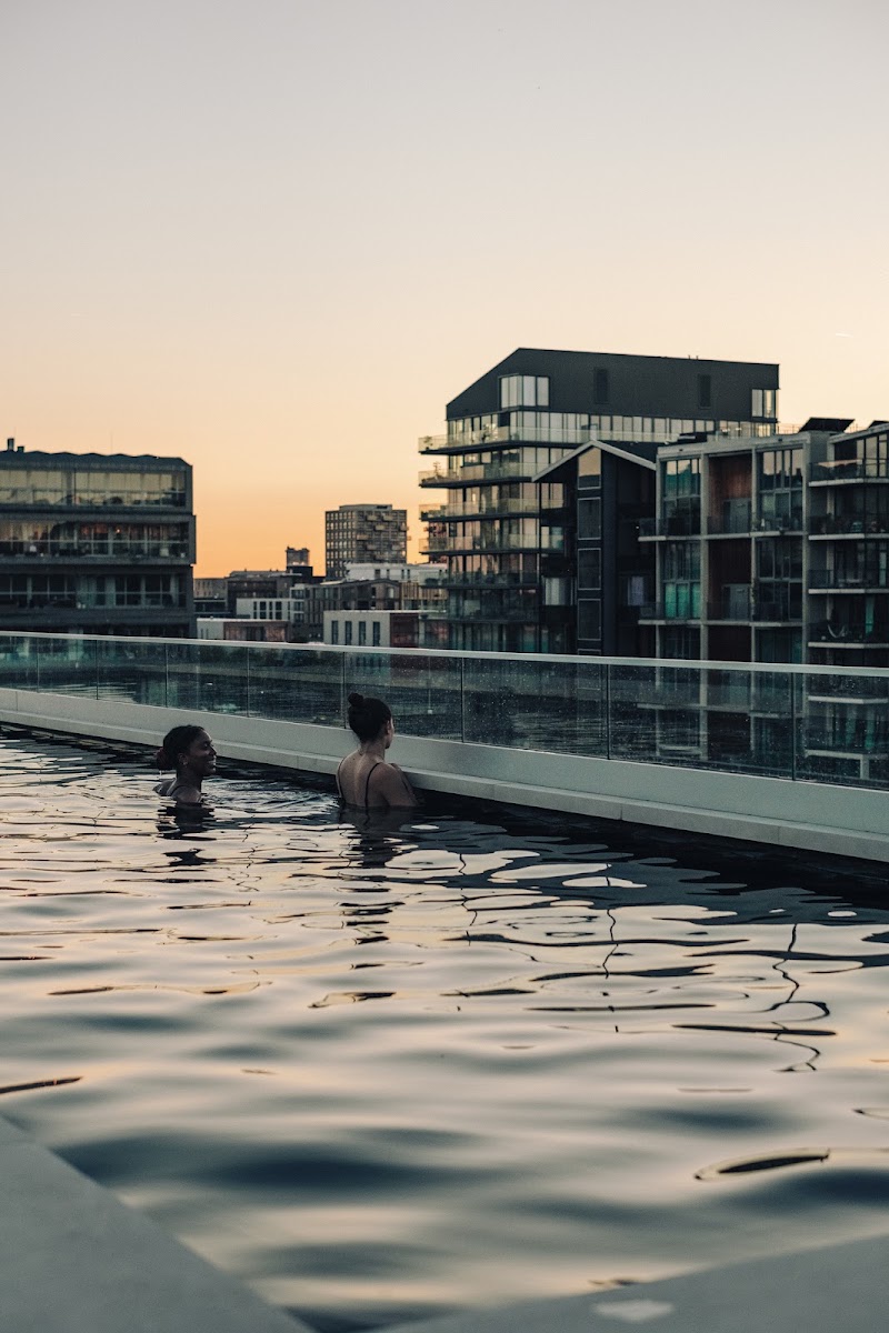 Offline Rooftop, Poolside & Sauna Hangout ✨ | Stretch & Fold